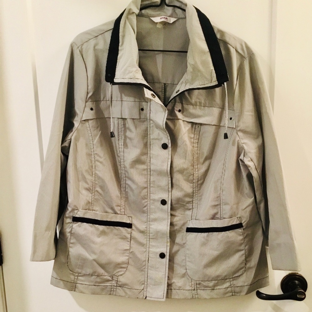 Alia Women's Gray light Jacket with Black Accents